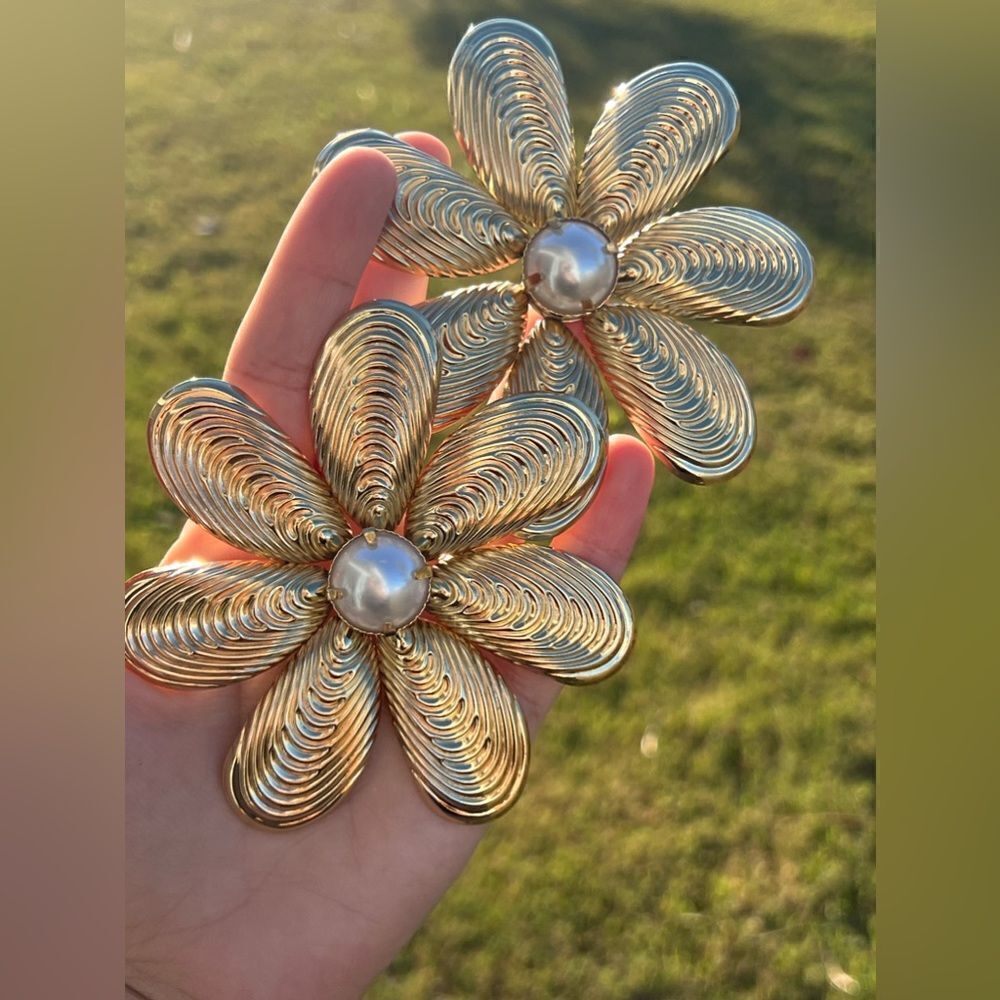 Oversized Gold-Tone Floral Earrings with pearl Accents - Picture 10 of 11